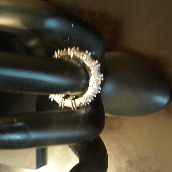 Ring - Picture 2 of 2